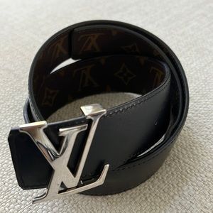 Reversible Louis Vuitton belt